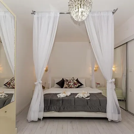 Tatjana Niche Apartment